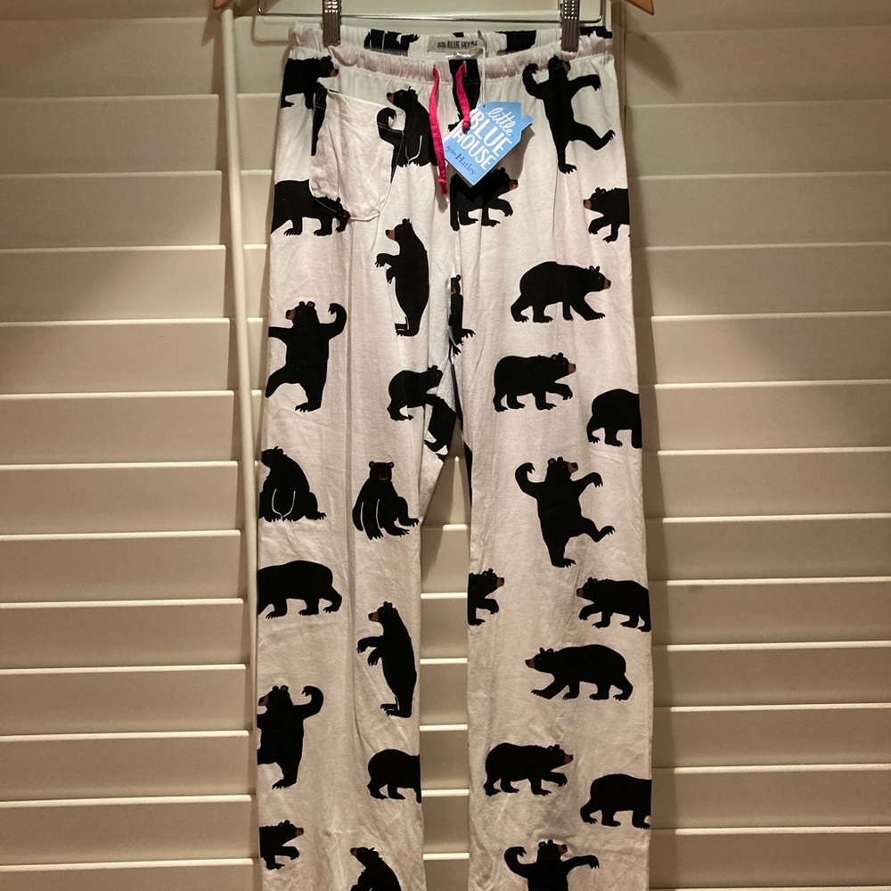 Adorable Black bear and cream colored lounging pants ( NWT)